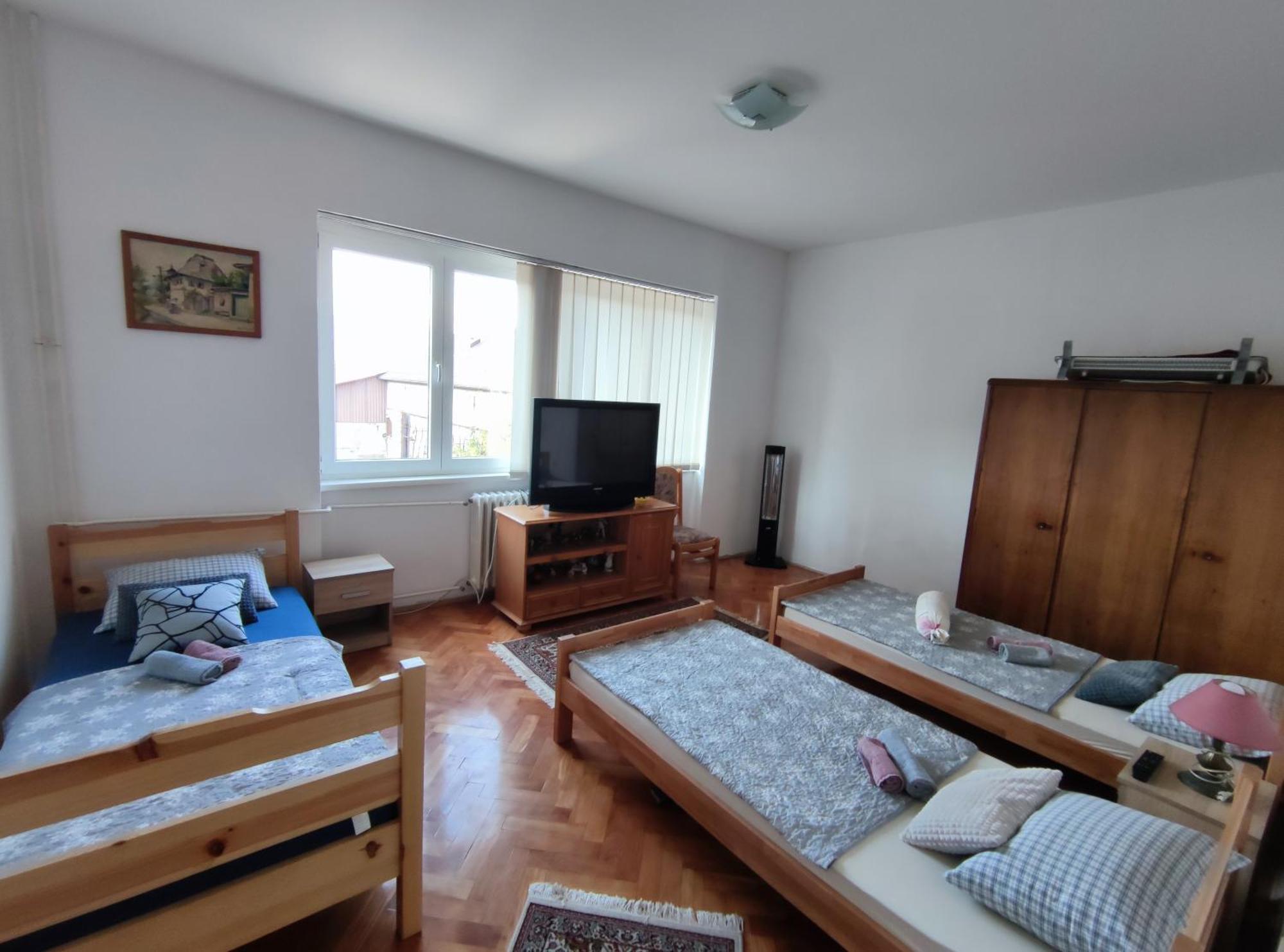 Ferienwohnung Trosoban Stan U Zenici Zenica Exterior foto